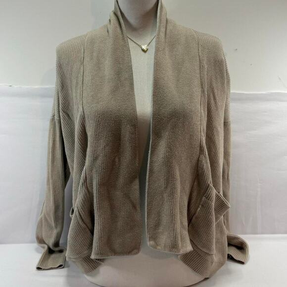 Abercrombie & Fitch Sweaters - Abercrombie Women’s Size Small Cardigan In Shade Cream
